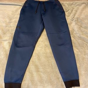 Men’s L Under Armour Joggers